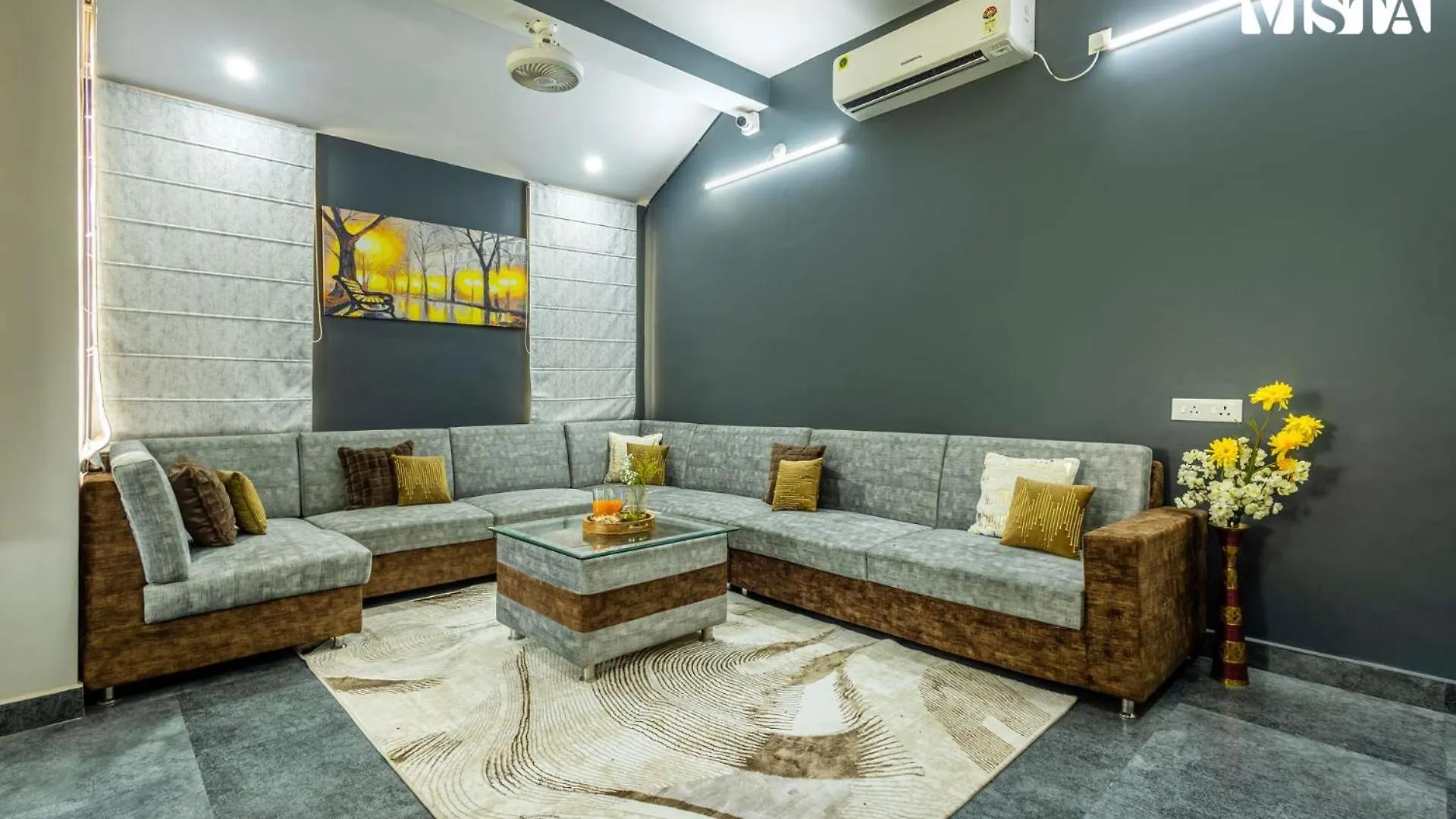Arcadian Manor With Indoor Pool Indoor-Outdoor Games At Varanasi By Stayvista Villa
