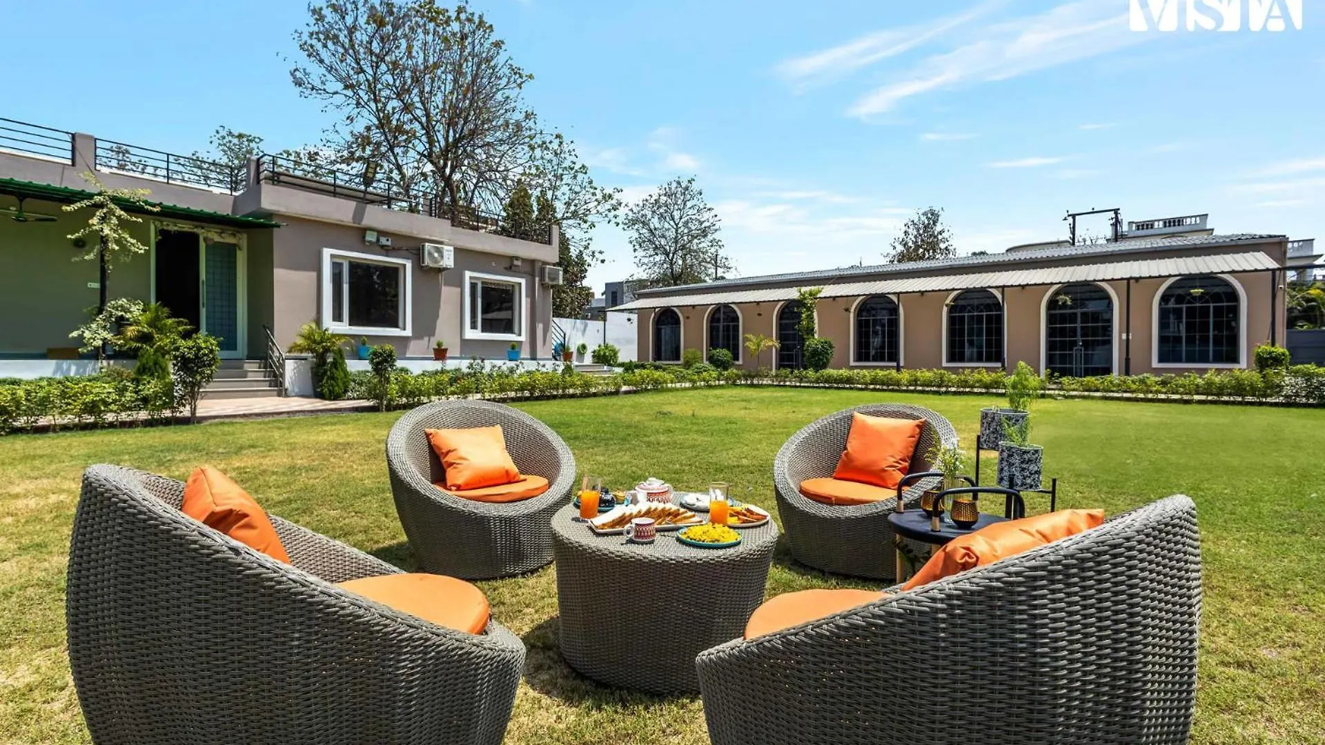 Arcadian Manor With Indoor Pool Indoor-Outdoor Games At Varanasi By Stayvista location